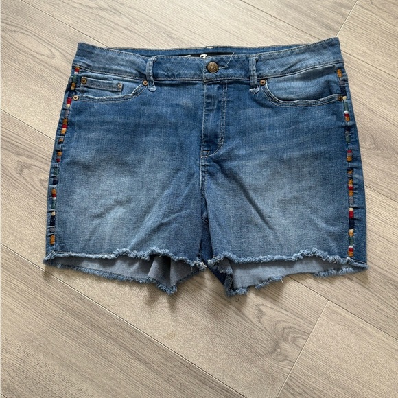 Seven7 Seven Premium Women's Shorts with Colorful Trim - Picture 1 of 8